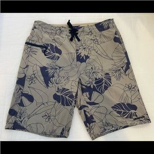 Patagonia Stretch Wavefarer Boardshorts - used in good condition, 35” waist